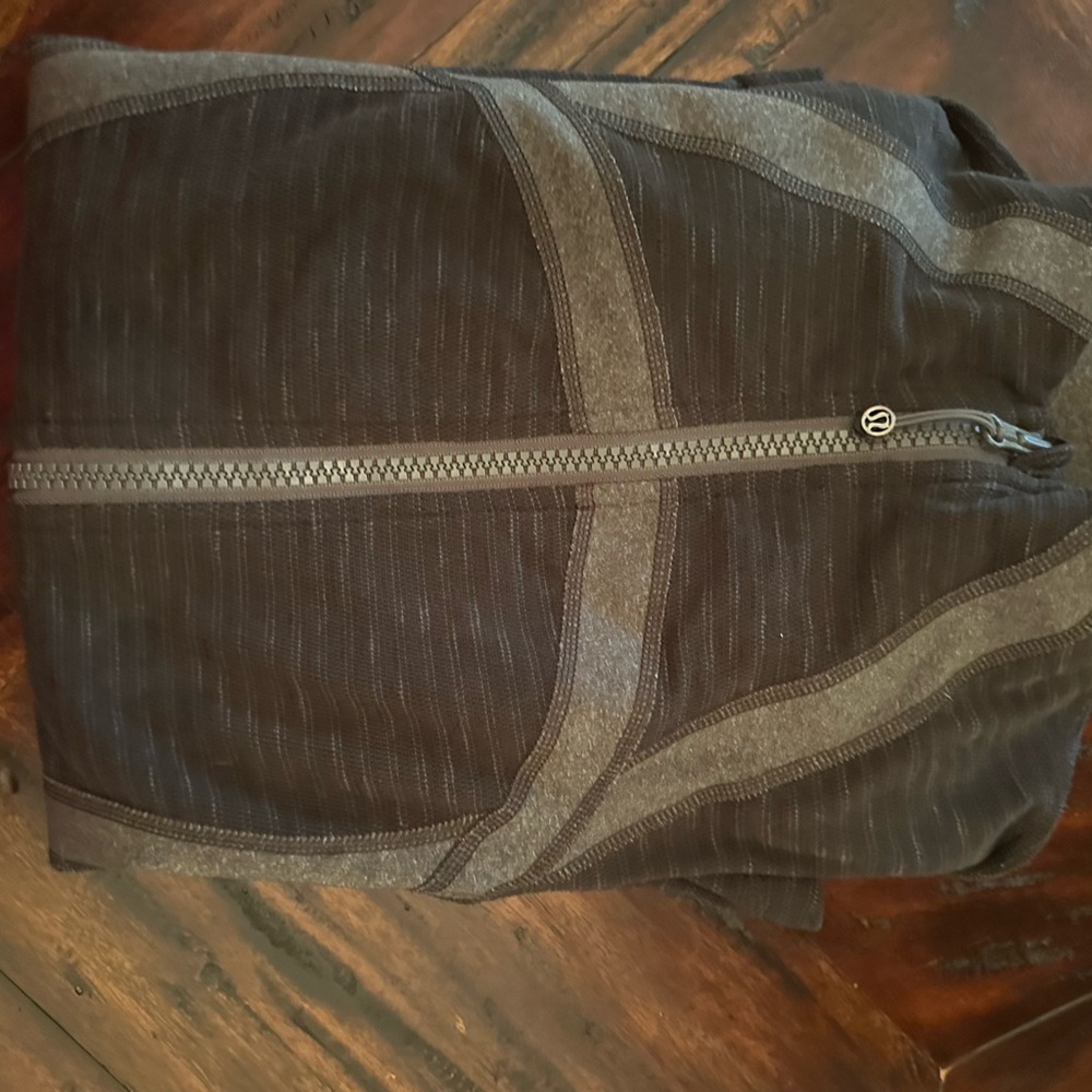 Lululemon Define Jacket - Picture 3 of 6